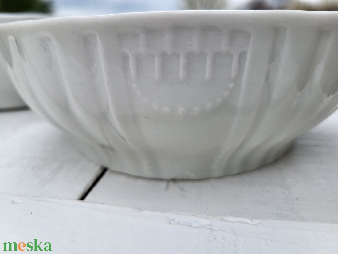 Zsolnay porcelán_antik_Hungária pogácsástál pár - otthon & életmód - konyhafelszerelés, tálalás - tálalás - tányér & étkészlet - Meska.hu Zsolnay porcelán_antik_Hungária pogácsástál pár - otthon & életmód - konyhafelszerelés, tálalás - tálalás - tányér & étkészlet - Meska.hu