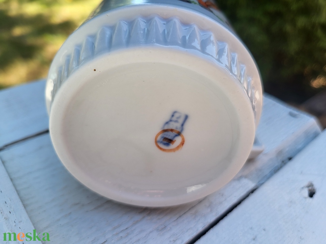 Zsolnay porcelán_mesejelenetes, szoknyás bögre - otthon & életmód - konyhafelszerelés, tálalás - tálalás - bögre & csésze - Meska.hu Zsolnay porcelán_mesejelenetes, szoknyás bögre - otthon & életmód - konyhafelszerelés, tálalás - tálalás - bögre & csésze - Meska.hu