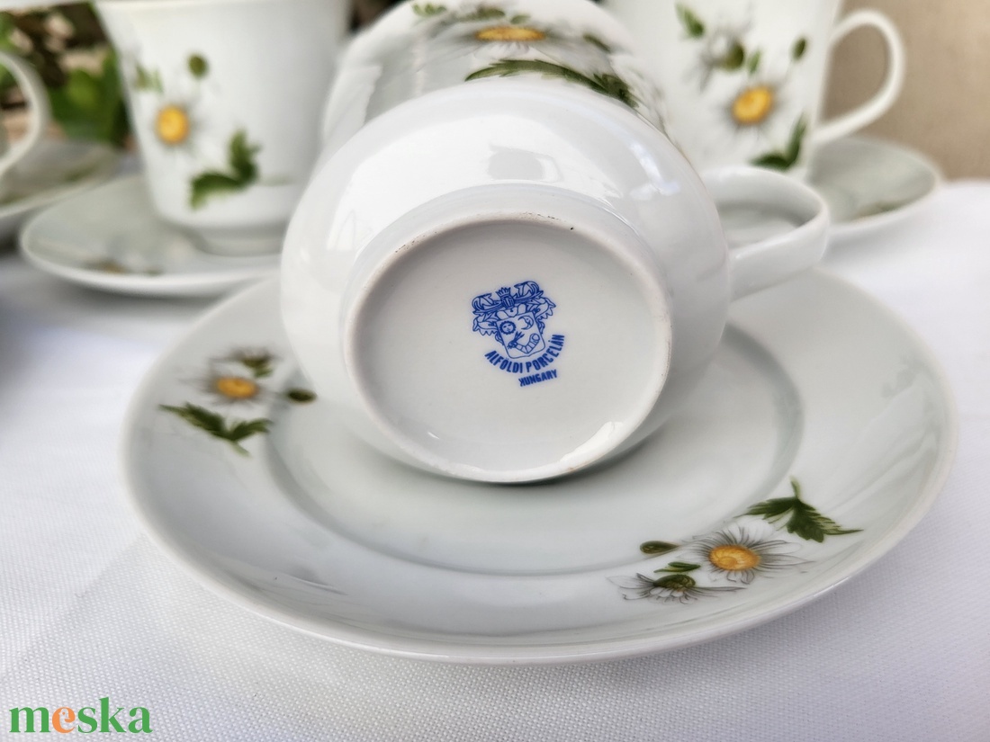 Alföldi porcelán_Margarétás, ritka fazonú, kávés csészeszett 6 személyes - otthon & életmód - konyhafelszerelés, tálalás - tálalás - bögre & csésze - Meska.hu Alföldi porcelán_Margarétás, ritka fazonú, kávés csészeszett 6 személyes - otthon & életmód - konyhafelszerelés, tálalás - tálalás - bögre & csésze - Meska.hu