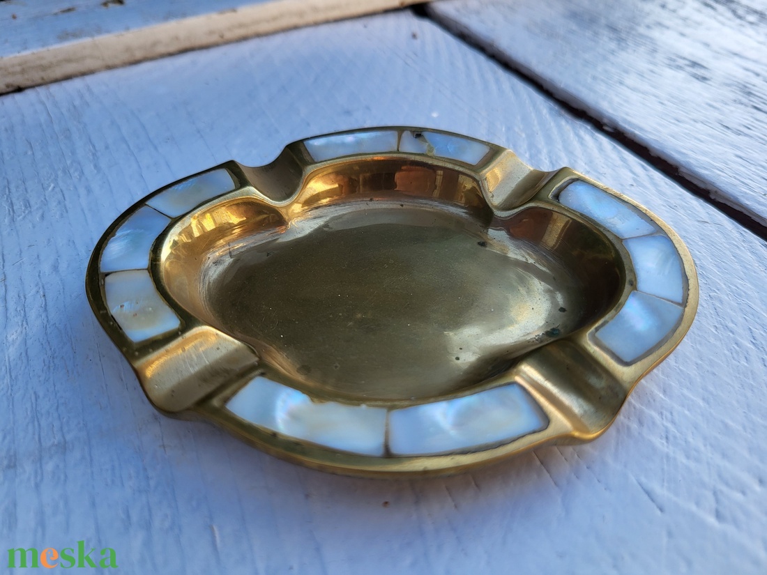 Sárgaréz, gyöngyházberakásos hamutál - otthon & életmód - dekoráció - asztal és polc dekoráció - hamutál, öngyújtó, pipa - Meska.hu