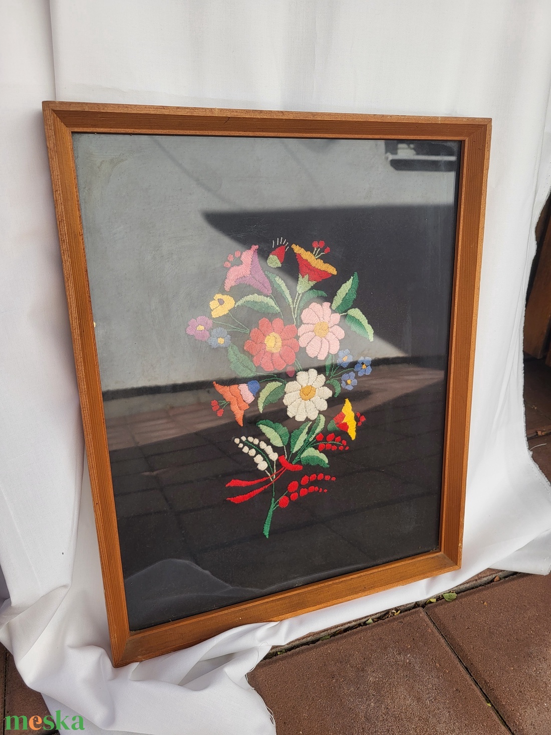 Kézzel hímzett falikép_virágcsokor - otthon & életmód - dekoráció - fali és függő dekoráció - falra akasztható dekor - Meska.hu