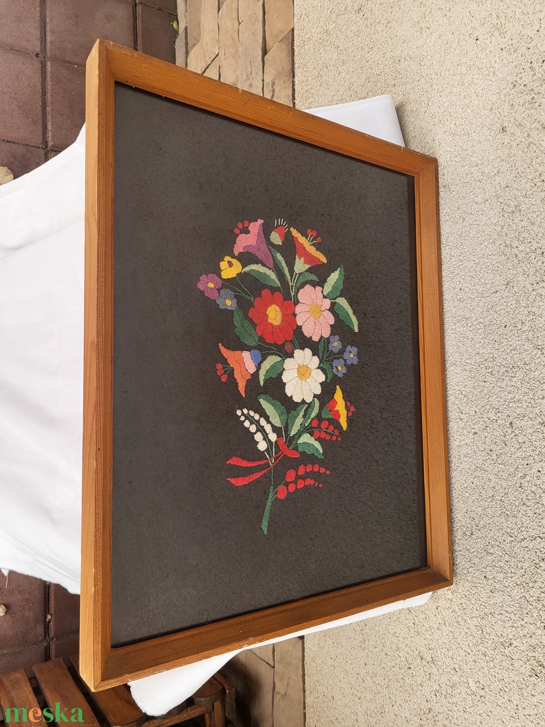 Kézzel hímzett falikép_virágcsokor - otthon & életmód - dekoráció - fali és függő dekoráció - falra akasztható dekor - Meska.hu