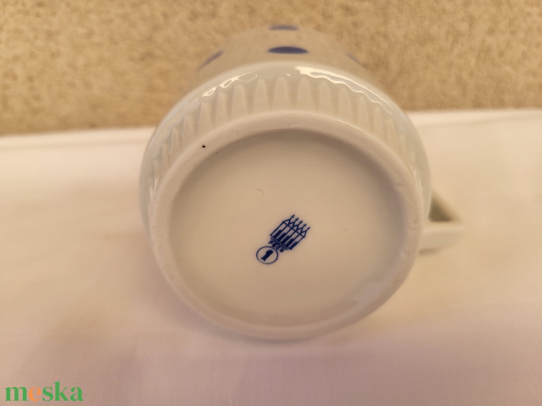 Zsolnay porcelán_ritka, kék pöttyös, szoknyás bögre - otthon & életmód - konyhafelszerelés, tálalás - tálalás - bögre & csésze - Meska.hu