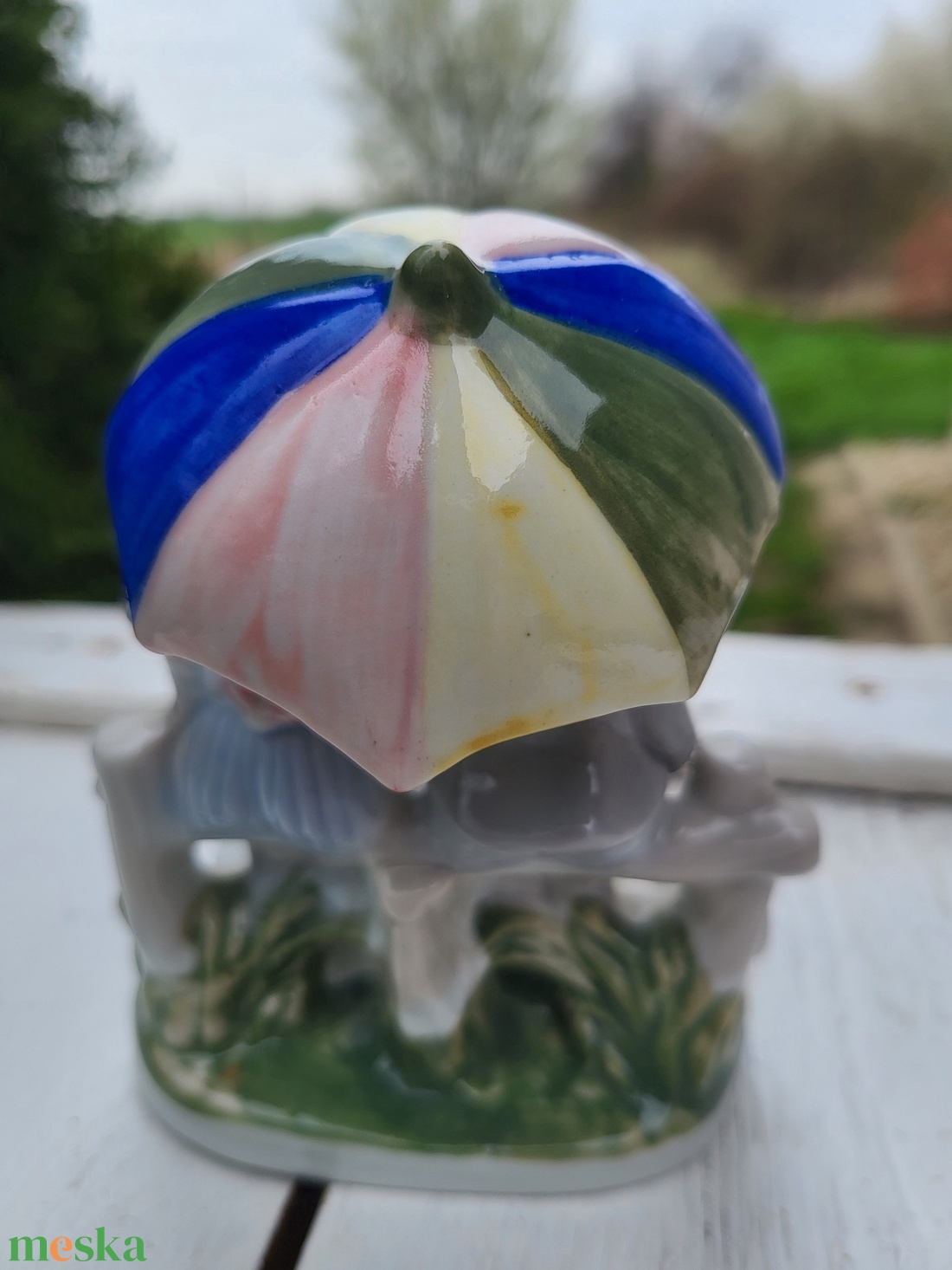 Vintage porcelán mesefigura_kerítésen ücsörgő gyerekek esernyővel, libákkal - otthon & életmód - dekoráció - dekoratív figurák és szobrok - Meska.hu