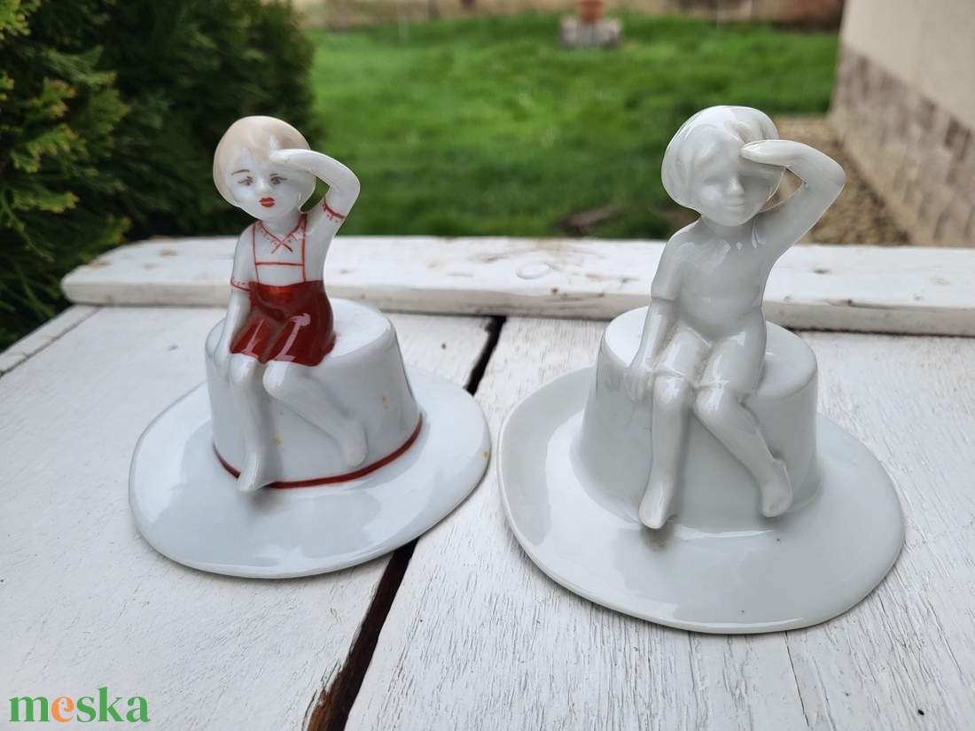 Alba Iulia porcelán_kalapjukon ülő gyerekek párban - otthon & életmód - dekoráció - dekoratív figurák és szobrok - Meska.hu