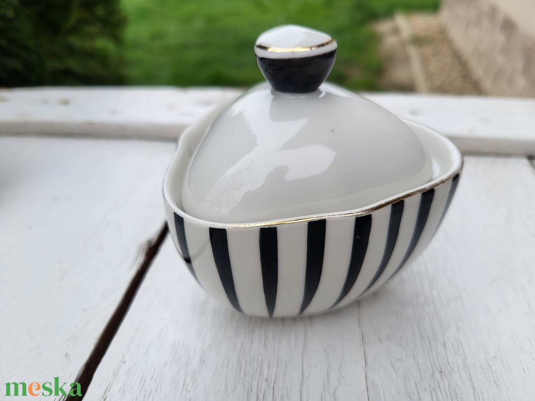Hollóházi porcelán_art deco stílusú, kézzel festett cukortartó, bonbonier_tervező Koczor Sándor - otthon & életmód - konyhafelszerelés, tálalás - konyhai tárolás - fűszertartó - Meska.hu