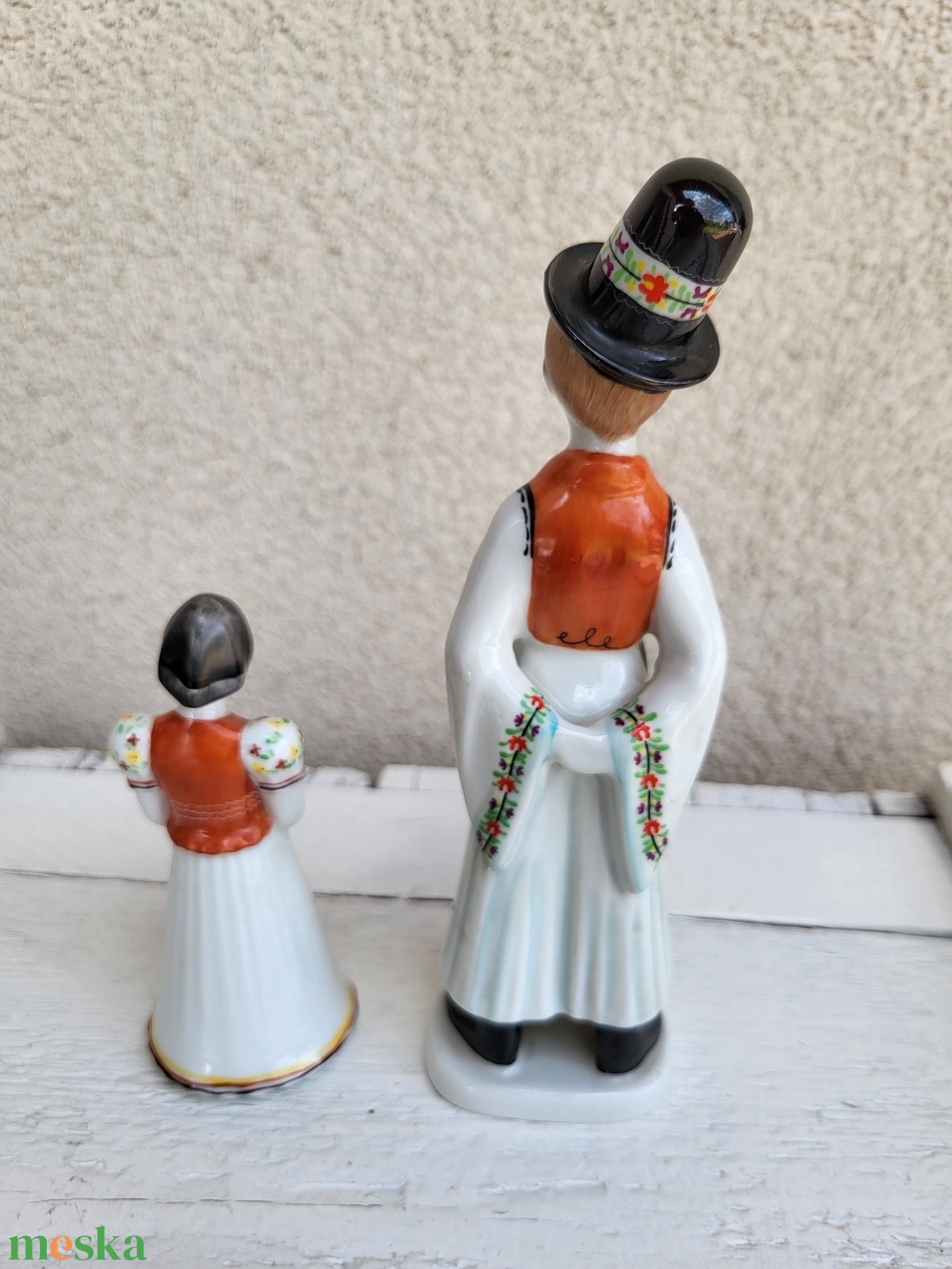 Hollóházi porcelán_kézzel festett, népviseletes fiú-lány páros - otthon & életmód - dekoráció - dekoratív figurák és szobrok - Meska.hu