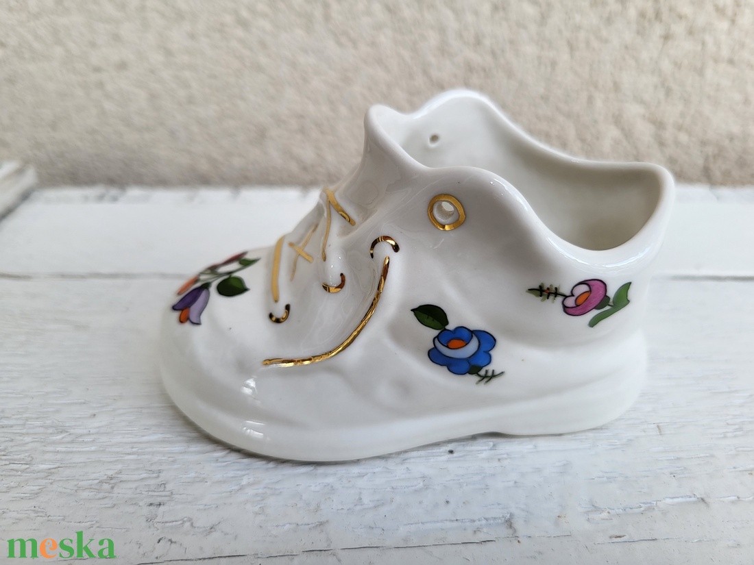 Kalocsai porcelán díszcipő - otthon & életmód - dekoráció - dekoratív figurák és szobrok - Meska.hu