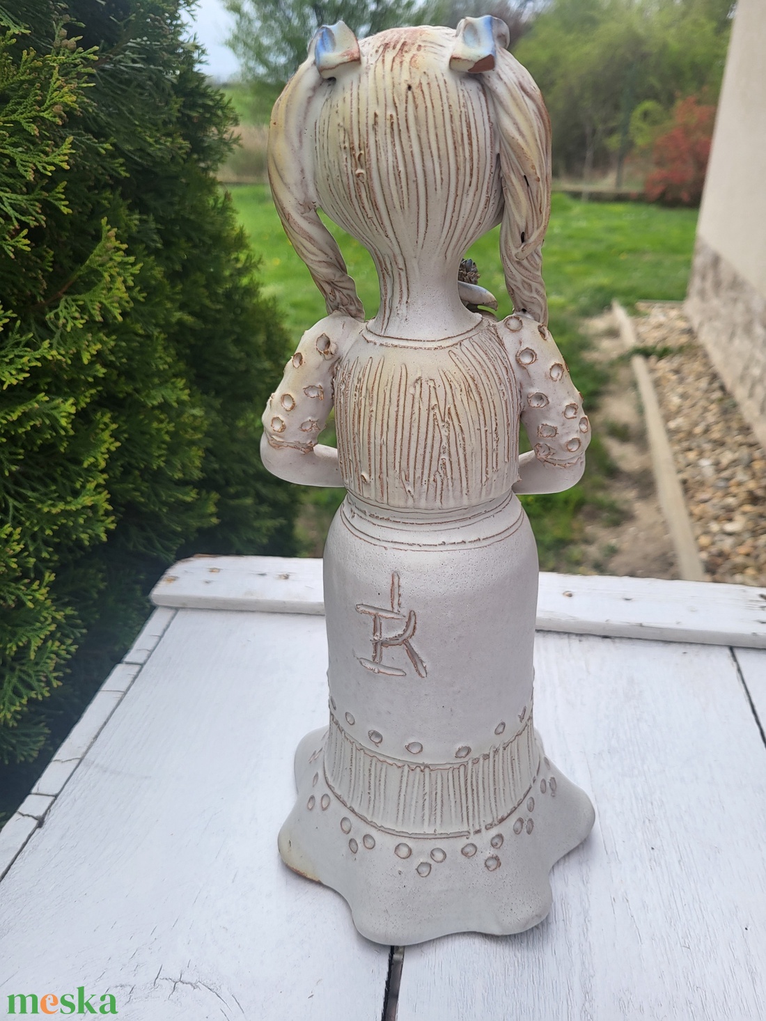 Vintage Kovács Éva  Csillagszemű mázas kerámia_Copfos lány virágcsokorral - otthon & életmód - dekoráció - dekoratív figurák és szobrok - Meska.hu