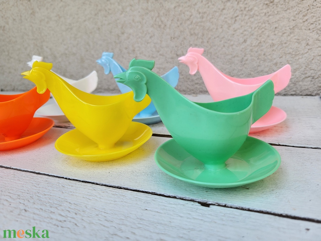 Vintage, retro, ikonikus NDK Sonja Plastic tyúkos lágytojástartó szett a '70-es évekből - otthon & életmód - konyhafelszerelés, tálalás - tálalás - kínálótál - Meska.hu