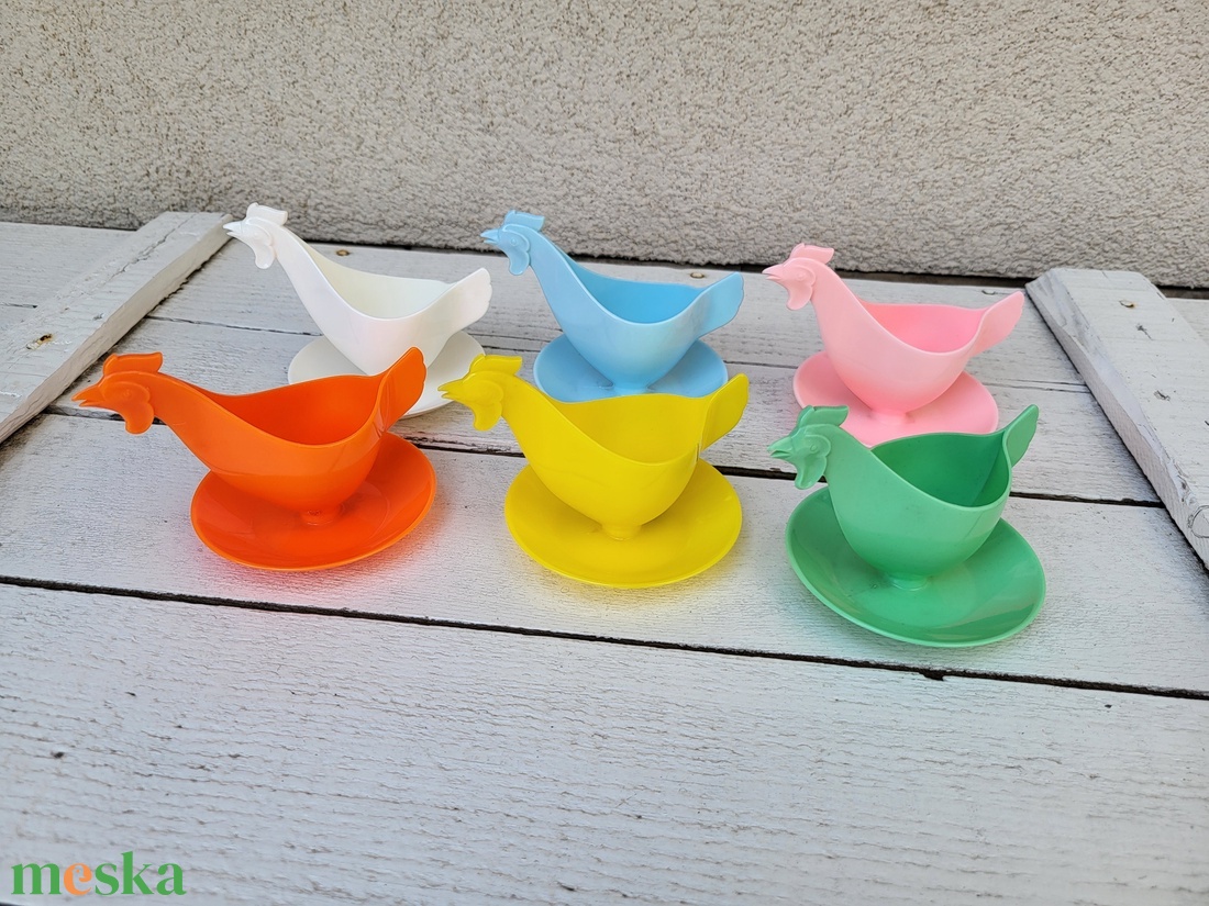 Vintage, retro, ikonikus NDK Sonja Plastic tyúkos lágytojástartó szett a '70-es évekből - otthon & életmód - konyhafelszerelés, tálalás - tálalás - kínálótál - Meska.hu