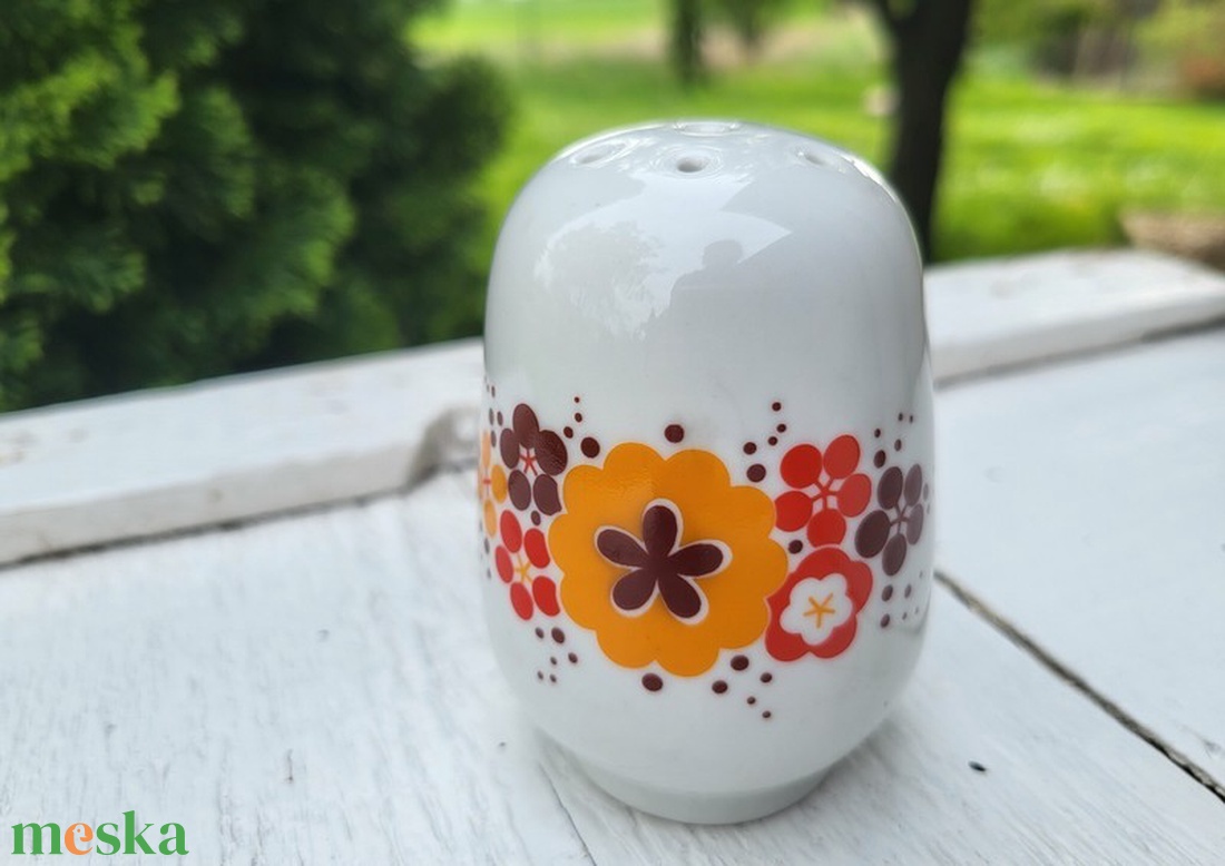Alföldi porcelán_ritkább színű menzamintás sószóró - otthon & életmód - konyhafelszerelés, tálalás - konyhai tárolás - fűszertartó - Meska.hu