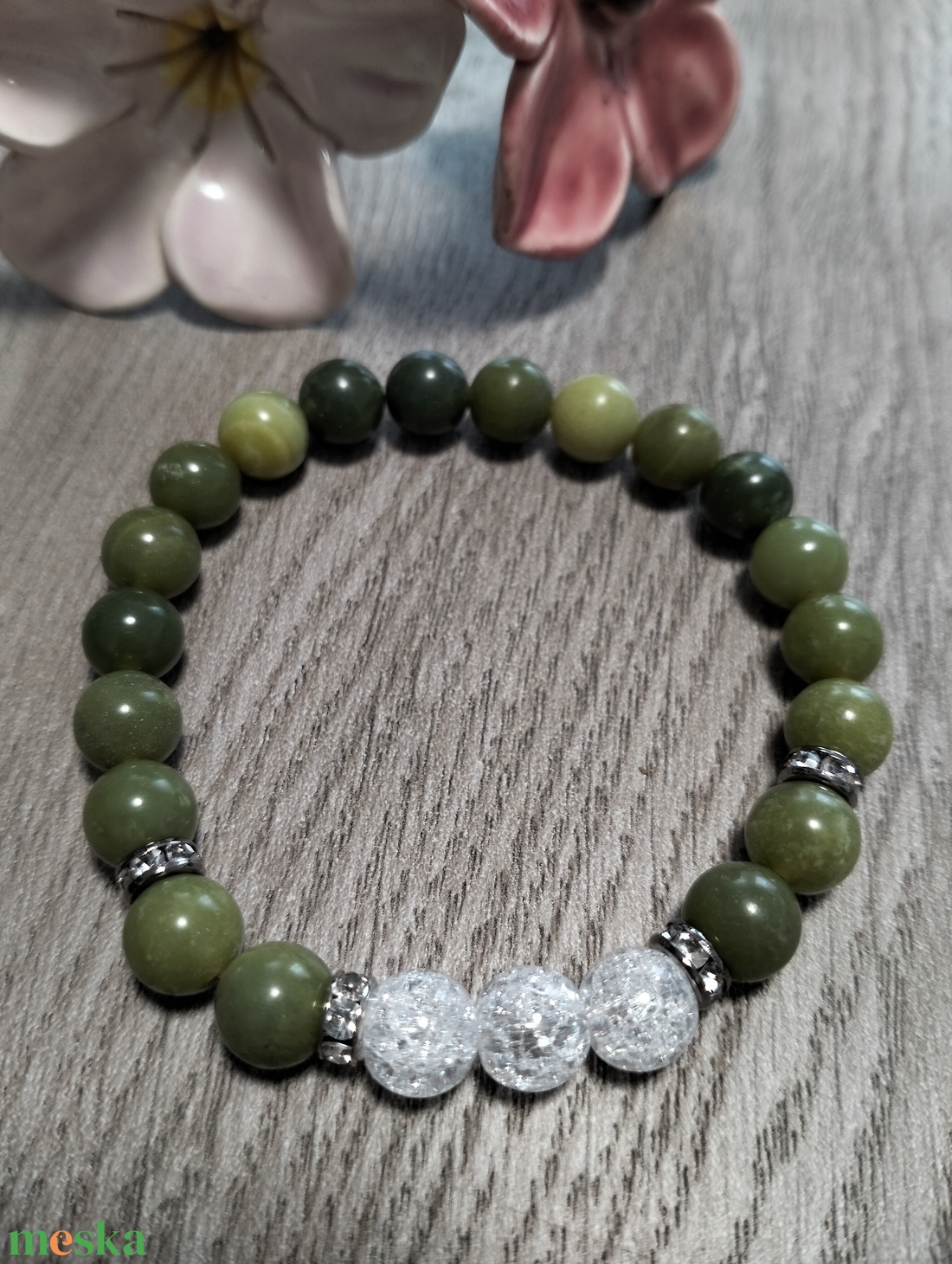 Női Ásványkarkötő - Roppantott hegyikristály + Jáde - ékszer - karkötő - ásványkarkötő - Meska.hu