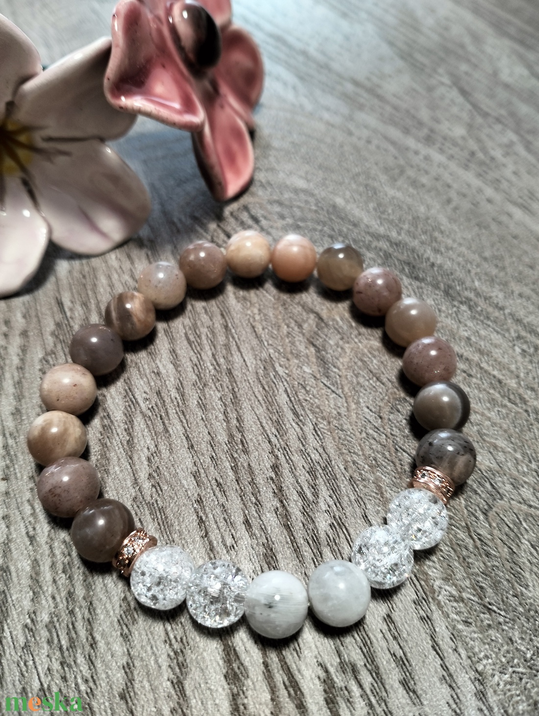 Női Ásványkarkötő - Roppantott hegyikristály + Fehér holdkő + Barna holdkő - ékszer - karkötő - ásványkarkötő - Meska.hu