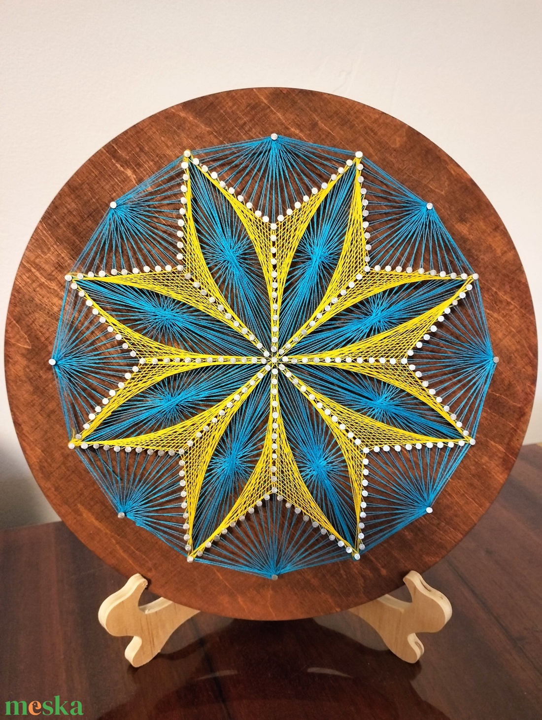 String Art - fonalművészet - Napfény - otthon & életmód - dekoráció - fali és függő dekoráció - falra akasztható dekor - Meska.hu