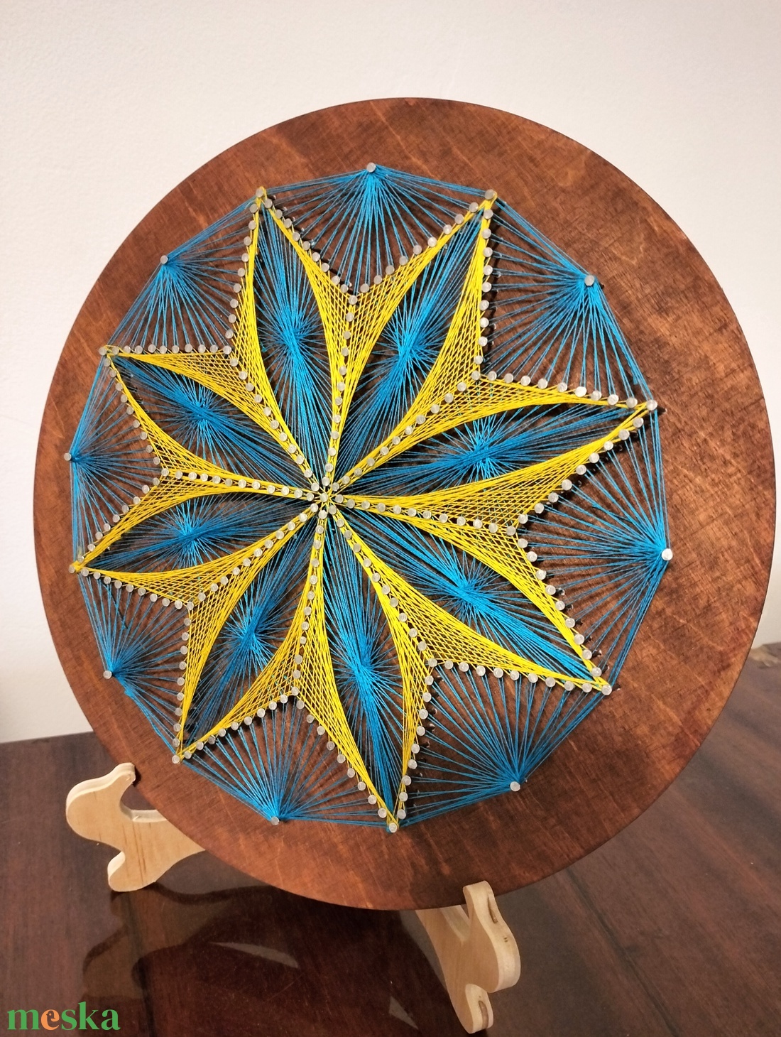 String Art - fonalművészet - Napfény - otthon & életmód - dekoráció - fali és függő dekoráció - falra akasztható dekor - Meska.hu