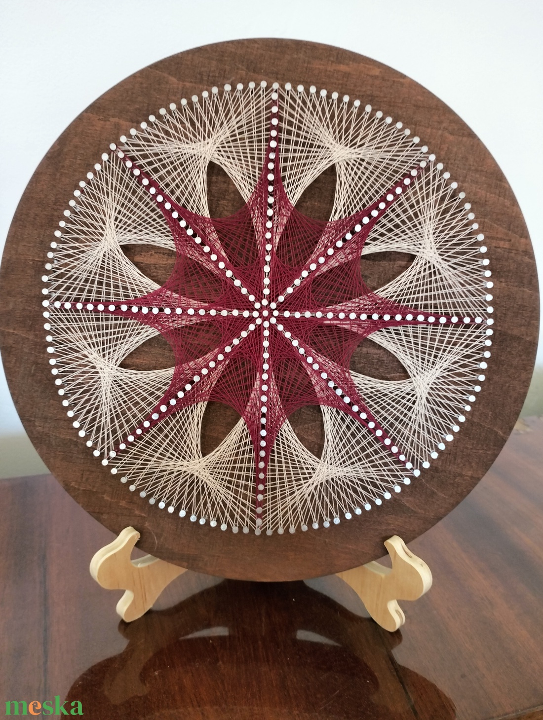 String Art - fonalművészet - Vörös csillagvirág - otthon & életmód - dekoráció - fali és függő dekoráció - falra akasztható dekor - Meska.hu
