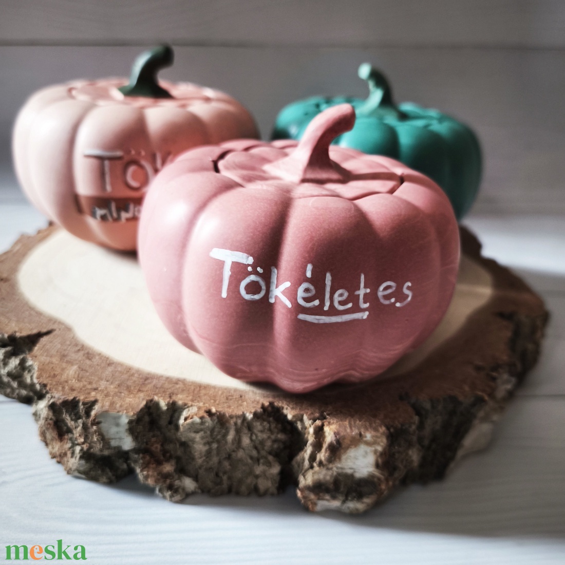 Őszi tök dekor Tökéletes felirattal, jesmonite-ból - otthon & életmód - dekoráció - asztal és polc dekoráció - asztaldísz - Meska.hu Őszi tök dekor Tökéletes felirattal, jesmonite-ból - otthon & életmód - dekoráció - asztal és polc dekoráció - asztaldísz - Meska.hu