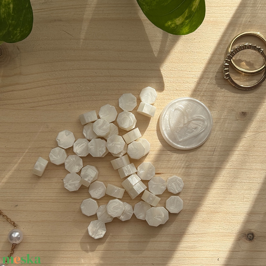 Viaszpecsét, fehérr, ezüst, rózsa - esküvő - meghívó & kártya - esküvői pecsét, bélyegző - esküvői viasz pecsét - Meska.hu