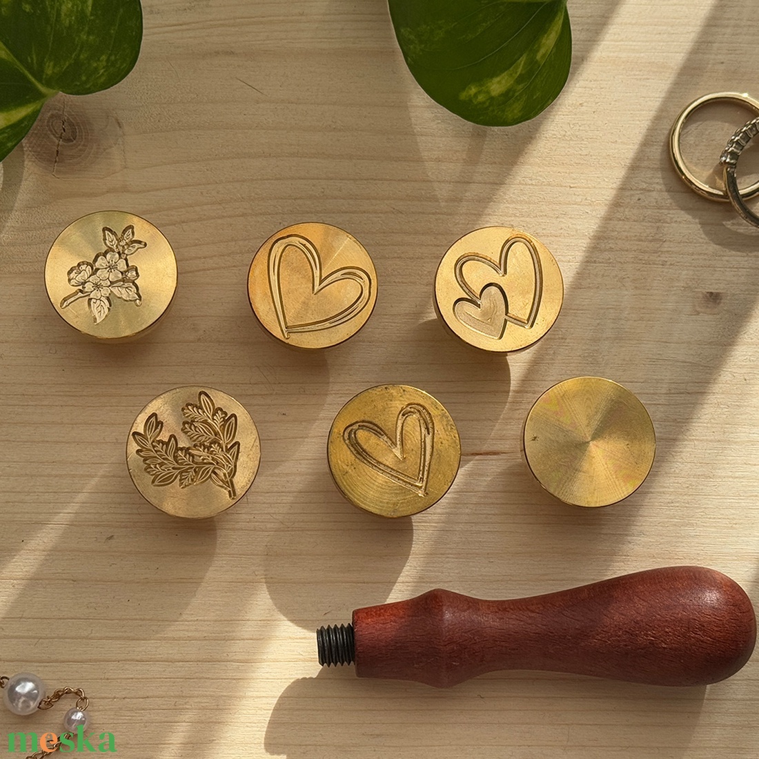 Viaszpecsét, fehérr, ezüst, rózsa - esküvő - meghívó & kártya - esküvői pecsét, bélyegző - esküvői viasz pecsét - Meska.hu