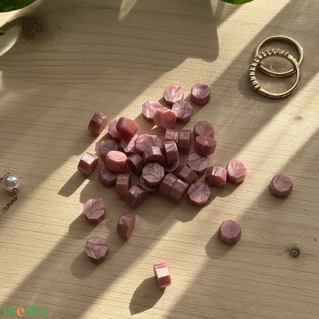 Viaszpecsét, fehérr, ezüst, rózsa - esküvő - meghívó & kártya - esküvői pecsét, bélyegző - esküvői viasz pecsét - Meska.hu