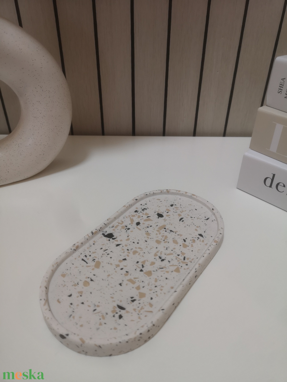 Fekete-beige terrazzo mintás ovális tálca és tároló pohár szett - otthon & életmód - dekoráció - asztal és polc dekoráció - dekorációs tál, tartó - Meska.hu Fekete-beige terrazzo mintás ovális tálca és tároló pohár szett - otthon & életmód - dekoráció - asztal és polc dekoráció - dekorációs tál, tartó - Meska.hu