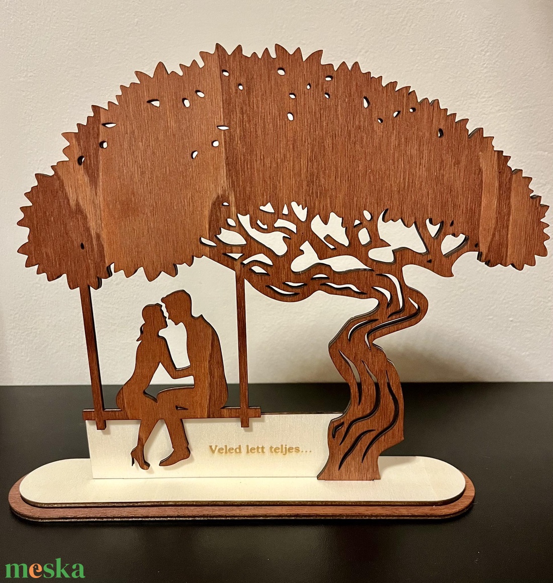 Gravírozott sziluett tábla pároknak - esküvő - dekoráció - asztaldísz - Meska.hu