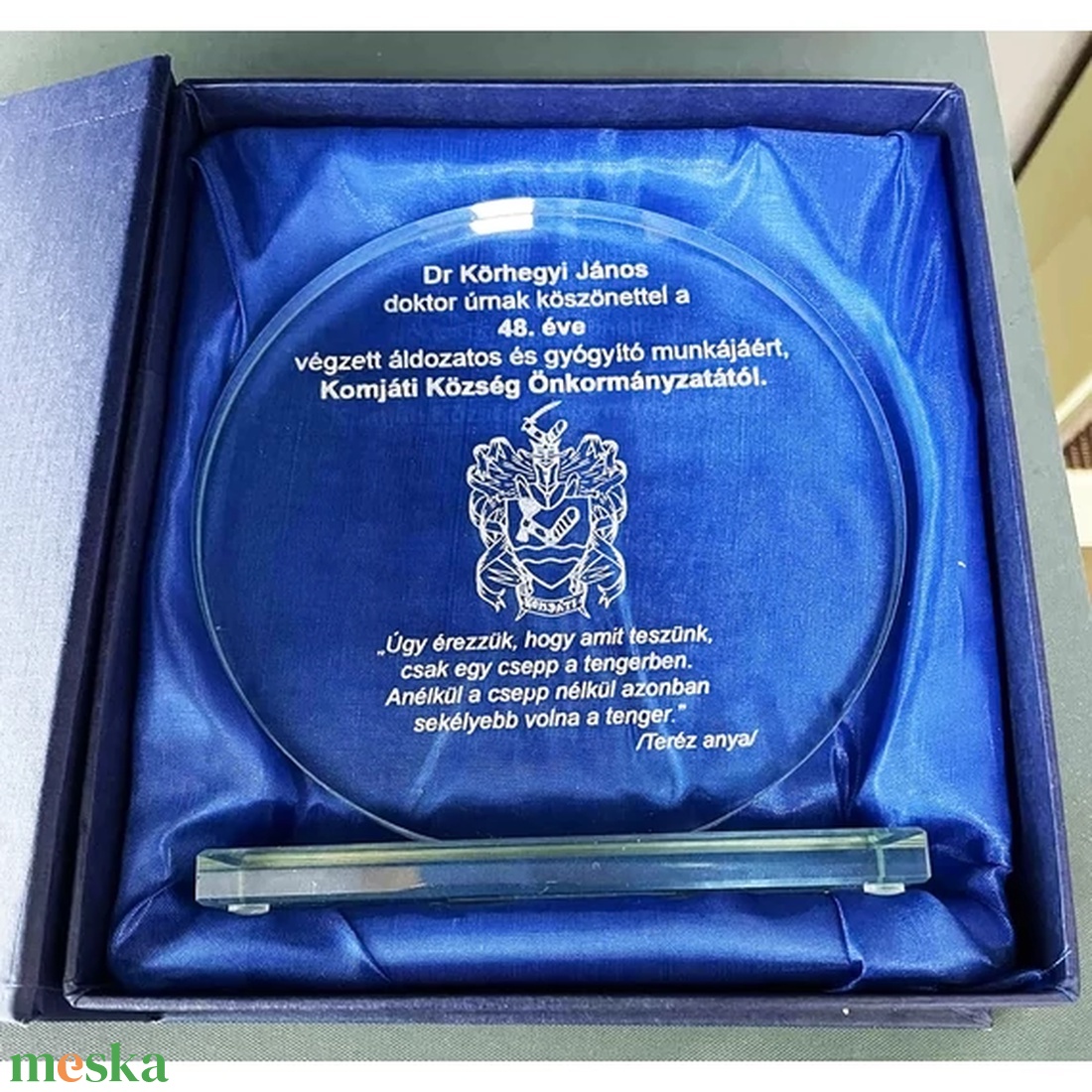 Gravírozott üvegplakett díszdobozban - kellékek & szerszámok - díszíthető tárgyak - üveg - Meska.hu