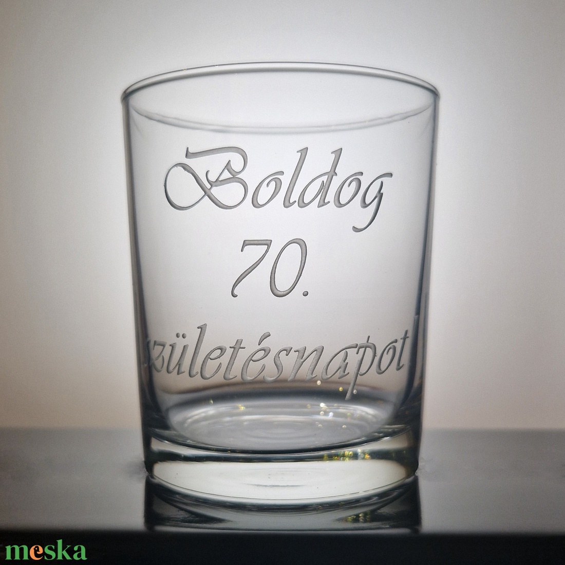 Lenyűgöző 3d-s tapintható élmény egy mélygravírozott Whiskey pohárral (Boldog 70. születésnapot) - otthon & életmód - konyhafelszerelés, tálalás - tálalás - pohár - Meska.hu