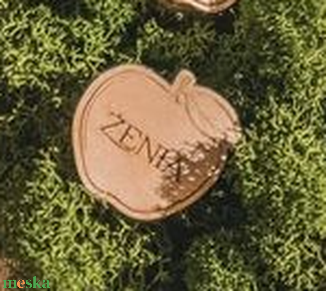 ZaSza számára egyedi névre szóló gravírozott alma - otthon & életmód - dekoráció - asztal és polc dekoráció - gravírozott táblák - Meska.hu