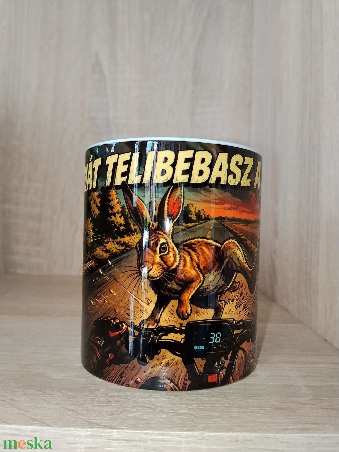 Rolleres és a nyúl története  tiktokról jól ismert bögre  - otthon & életmód - konyhafelszerelés, tálalás - tálalás - bögre & csésze - Meska.hu