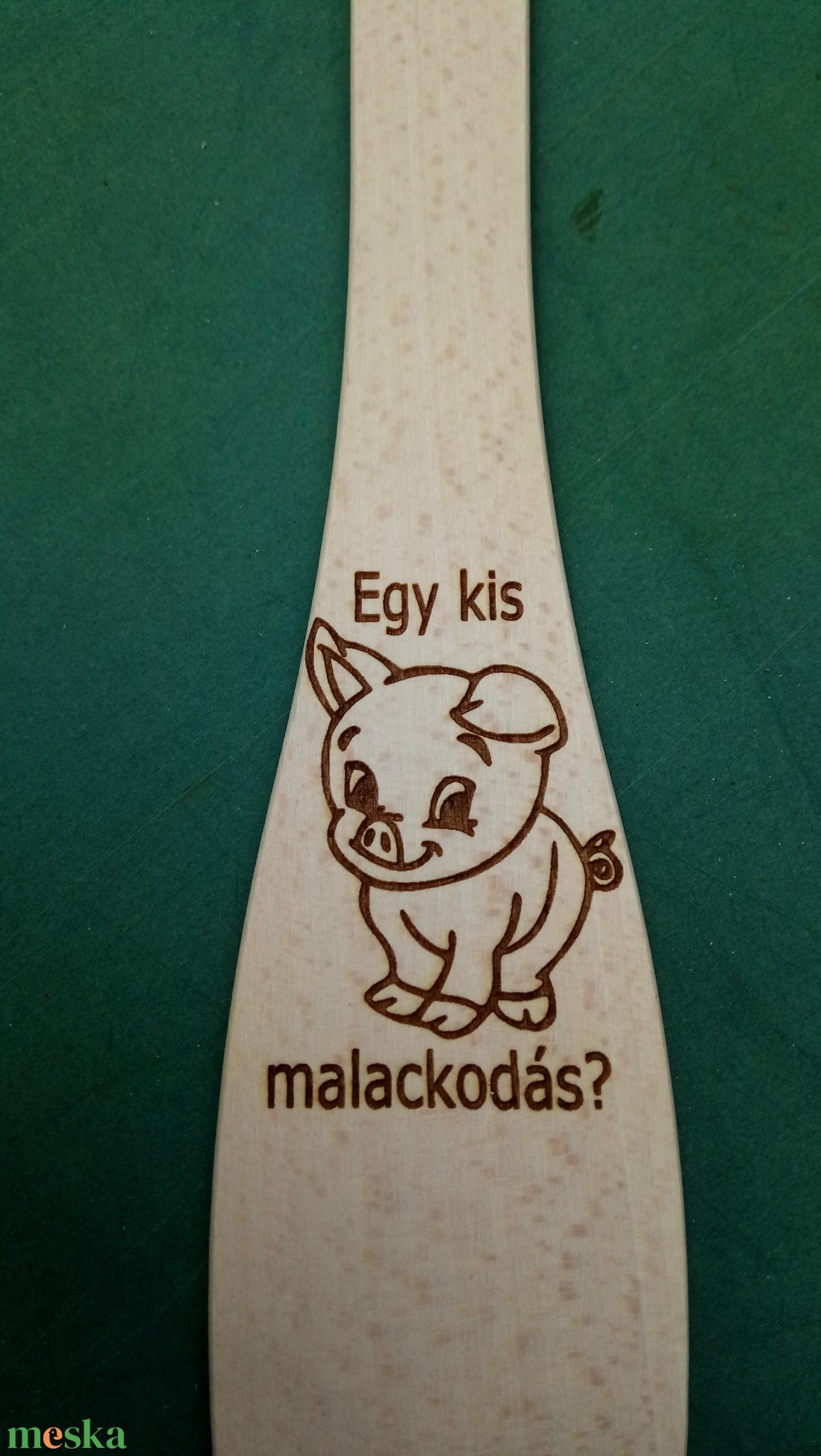Humoros(nak szánt) dísz teflonlapát, malac ábrával. Poénos húsfordító lapát. Ajándék fakanál képes háziáldás-sal. - otthon & életmód - konyhafelszerelés, tálalás - sütés, főzés - fakanál & fakanáltartó - Meska.hu Humoros(nak szánt) dísz teflonlapát, malac ábrával. Poénos húsfordító lapát. Ajándék fakanál képes háziáldás-sal. - otthon & életmód - konyhafelszerelés, tálalás - sütés, főzés - fakanál & fakanáltartó - Meska.hu