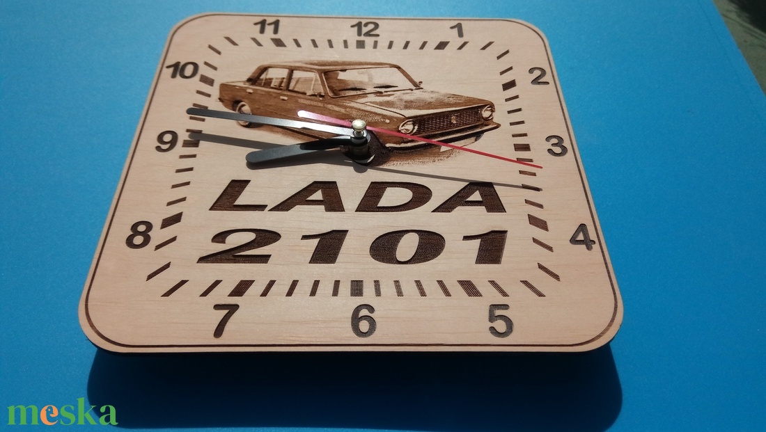 LADA 2101 mintás falióra. Ladás óra. (Négyszögletes számlappal. Balról.) - ékszer - ékszerszett - Meska.hu LADA 2101 mintás falióra. Ladás óra. (Négyszögletes számlappal. Balról.) - ékszer - ékszerszett - Meska.hu
