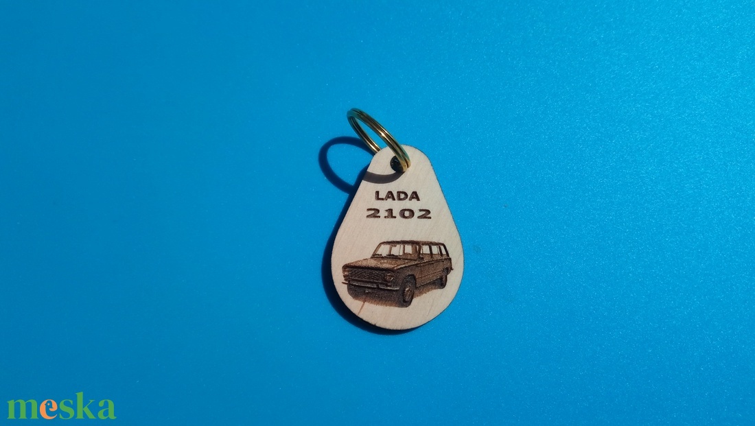 LADA 2102 mintás kulcstartó. Ladás függő.  - táska & tok - kulcstartó & táskadísz - kulcstartó - Meska.hu