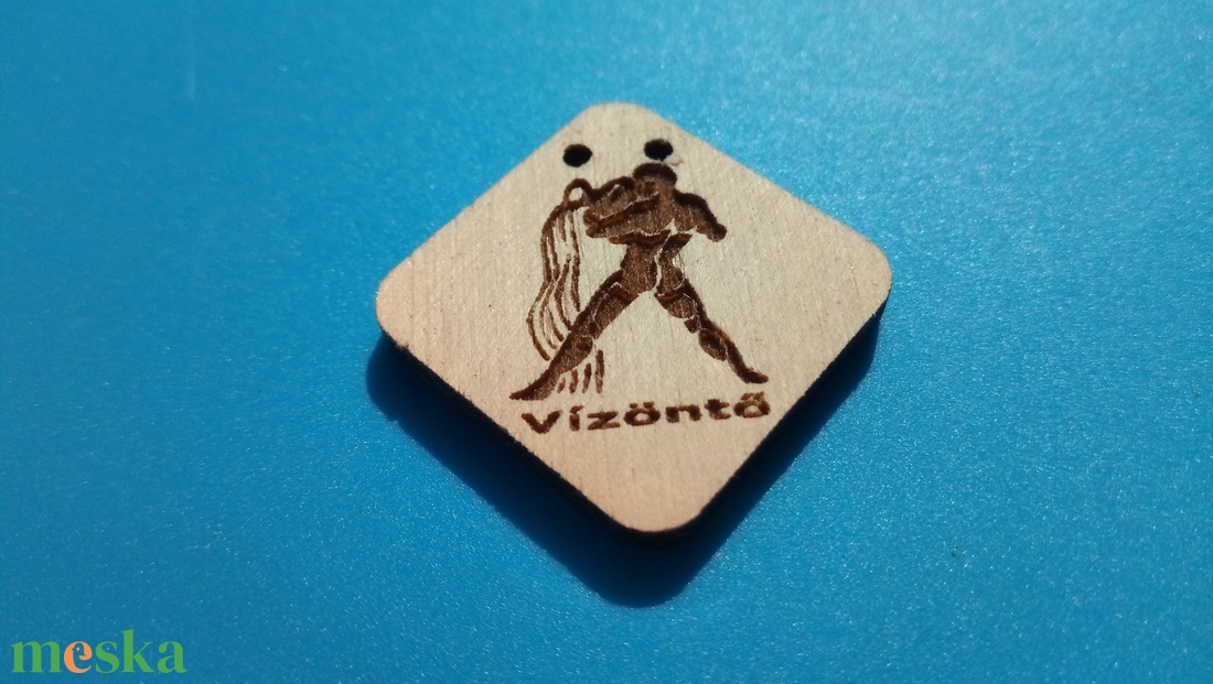 VÍZÖNTŐ horoszkóp mintás függő. Visszapillantóra, nyakba, szekrényajtóra, hátizsákra. - otthon & életmód - dekoráció - fali és függő dekoráció - függődísz - Meska.hu VÍZÖNTŐ horoszkóp mintás függő. Visszapillantóra, nyakba, szekrényajtóra, hátizsákra. - otthon & életmód - dekoráció - fali és függő dekoráció - függődísz - Meska.hu