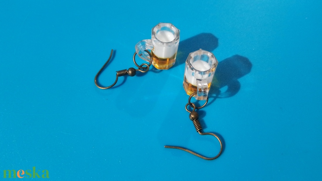Farsangi söröskorsó fülbevaló bronz akasztó. Farsang, buli, vidám összejövetel, haveri találkozó, kocsma party, vidámság - esküvő - ékszer - fülbevaló - Meska.hu Farsangi söröskorsó fülbevaló bronz akasztó. Farsang, buli, vidám összejövetel, haveri találkozó, kocsma party, vidámság - esküvő - ékszer - fülbevaló - Meska.hu