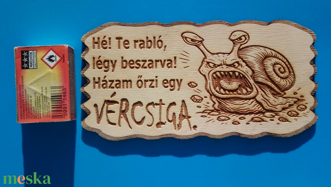 Kutyatábla, vércsigával. Vigyázz a kutya harap helyett. VIGYÁZZ!! A vércsiga!... (rablós) - esküvő - dekoráció - tábla & jelzés - Meska.hu