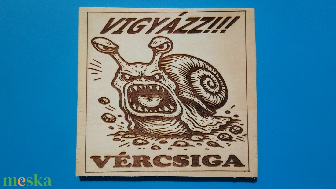 VUGYÁZZ! Vércsiga. Vigyázz a kutya harap helyett. Hulladék anyagra készült tábla. Kültéret nem bírja. - esküvő - dekoráció - tábla & jelzés - Meska.hu