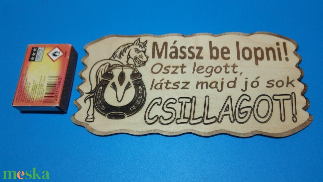 Kutyatábla, veszélyesen rúgó lóval. (1) - esküvő - dekoráció - tábla & jelzés - Meska.hu