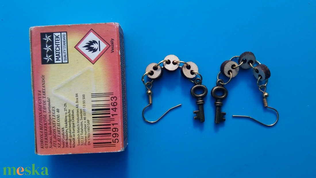 Kulcsos fülbevaló. (tömbzsi) Láncos. - esküvő - ékszer - fülbevaló - Meska.hu