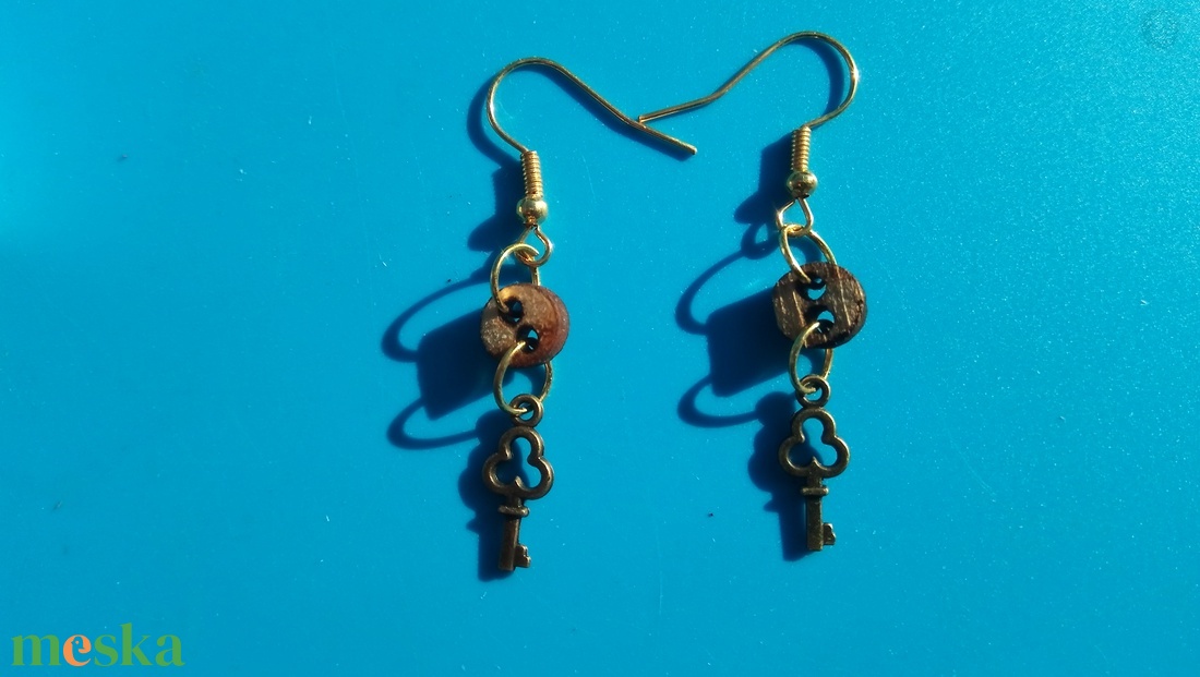 Kulcsos fülbevaló. (ablakos) Láncos. - esküvő - ékszer - fülbevaló - Meska.hu