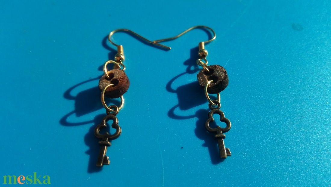 Kulcsos fülbevaló. (ablakos) Láncos. - esküvő - ékszer - fülbevaló - Meska.hu