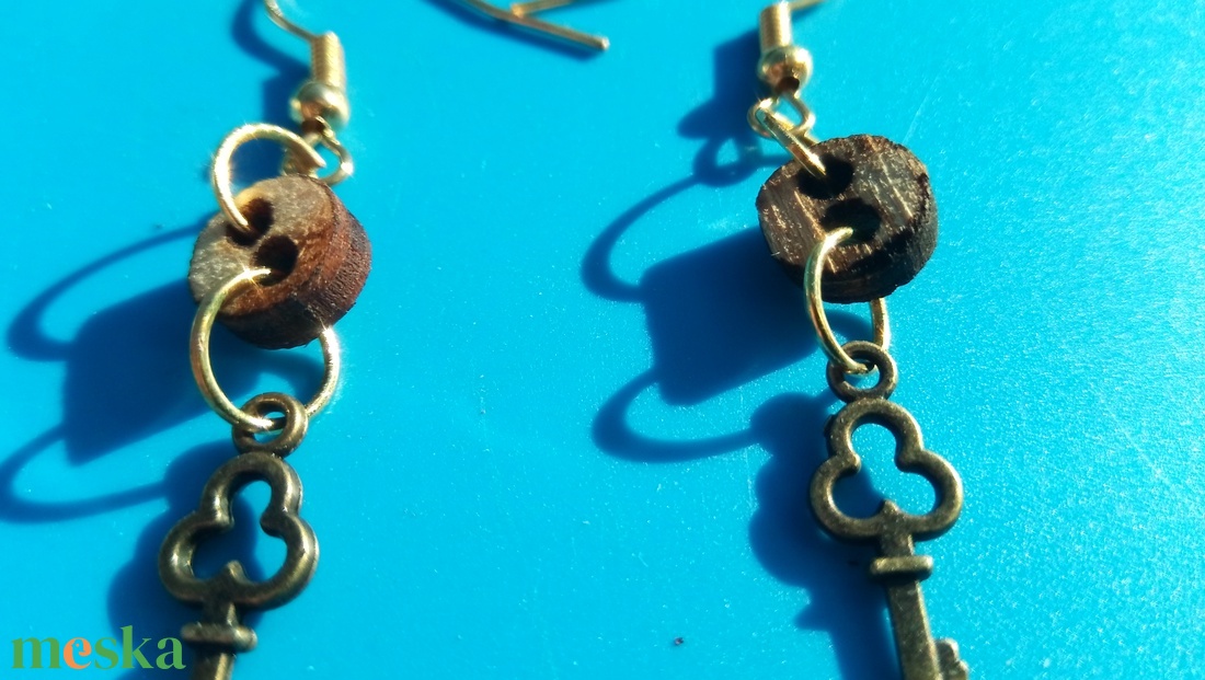 Kulcsos fülbevaló. (ablakos) Láncos. - esküvő - ékszer - fülbevaló - Meska.hu