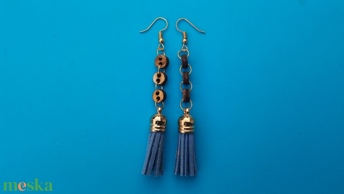 Bojtos fülbevaló. (kékmübőr) Láncos.  - esküvő - ékszer - fülbevaló - Meska.hu