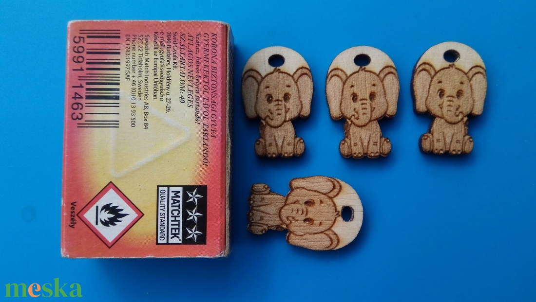 Elefántos cipőfűződísz. Dísz elefánttal. Elefánt mintával készüilt karlánc, bokalánc alapanyag. - ékszer - lábdísz és testékszer - lábgyűrű és lábdísz - Meska.hu