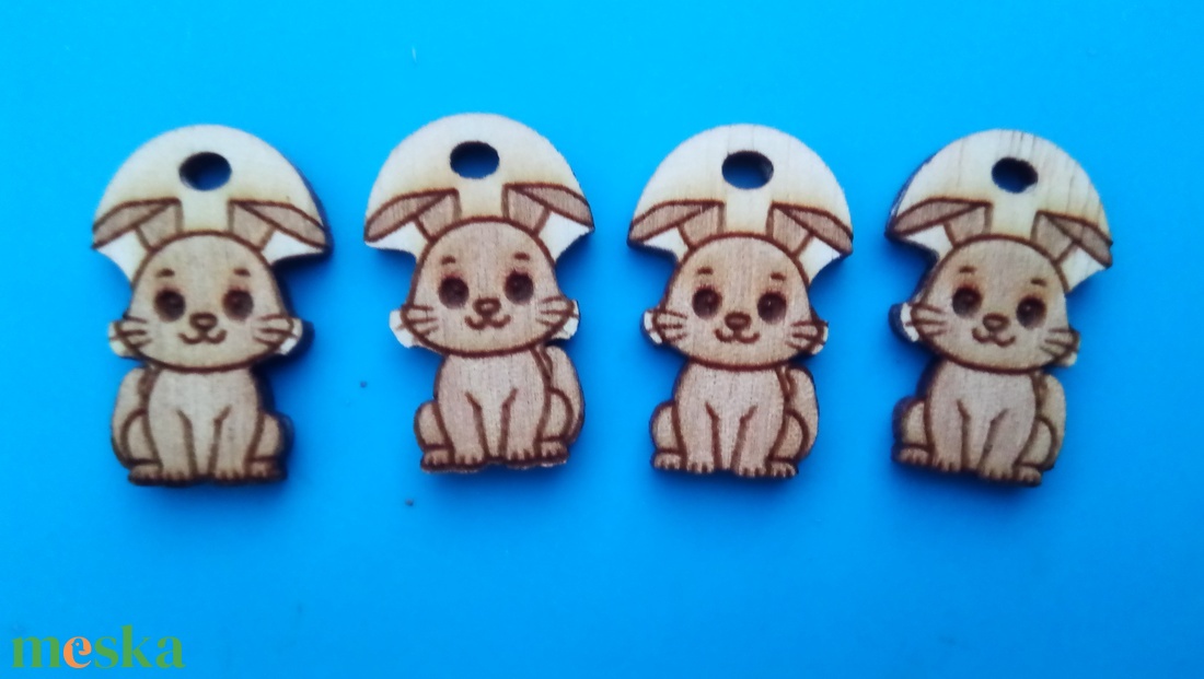 Nyuszis cipőfűződísz. (nyúl, nyuszi,  nyulas mintával.) - ékszer - lábdísz és testékszer - lábgyűrű és lábdísz - Meska.hu