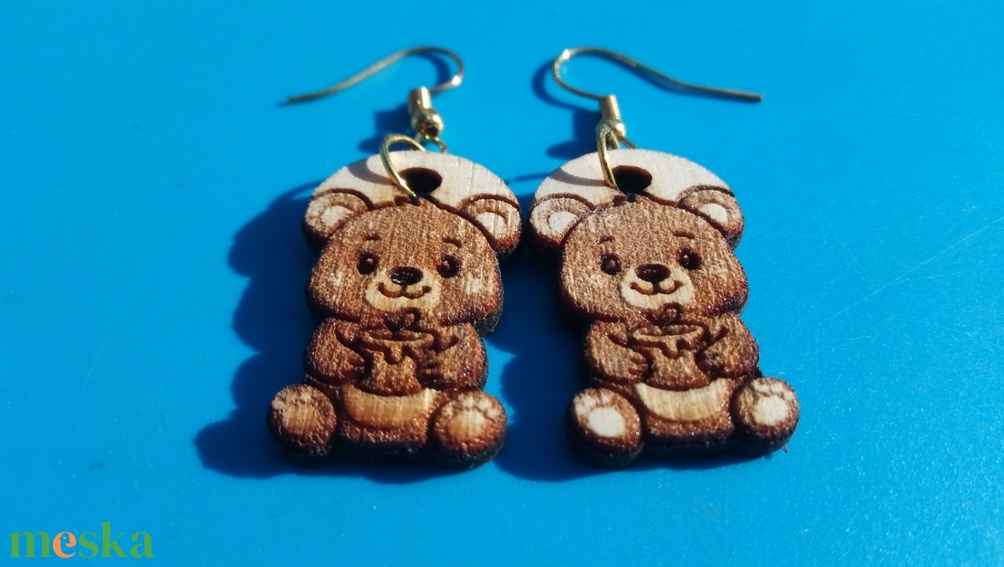 Gravírozott, kivágott macis ( medvés ) fülbevaló. Maci, medve mintával készült füldísz. - esküvő - ékszer - fülbevaló - Meska.hu