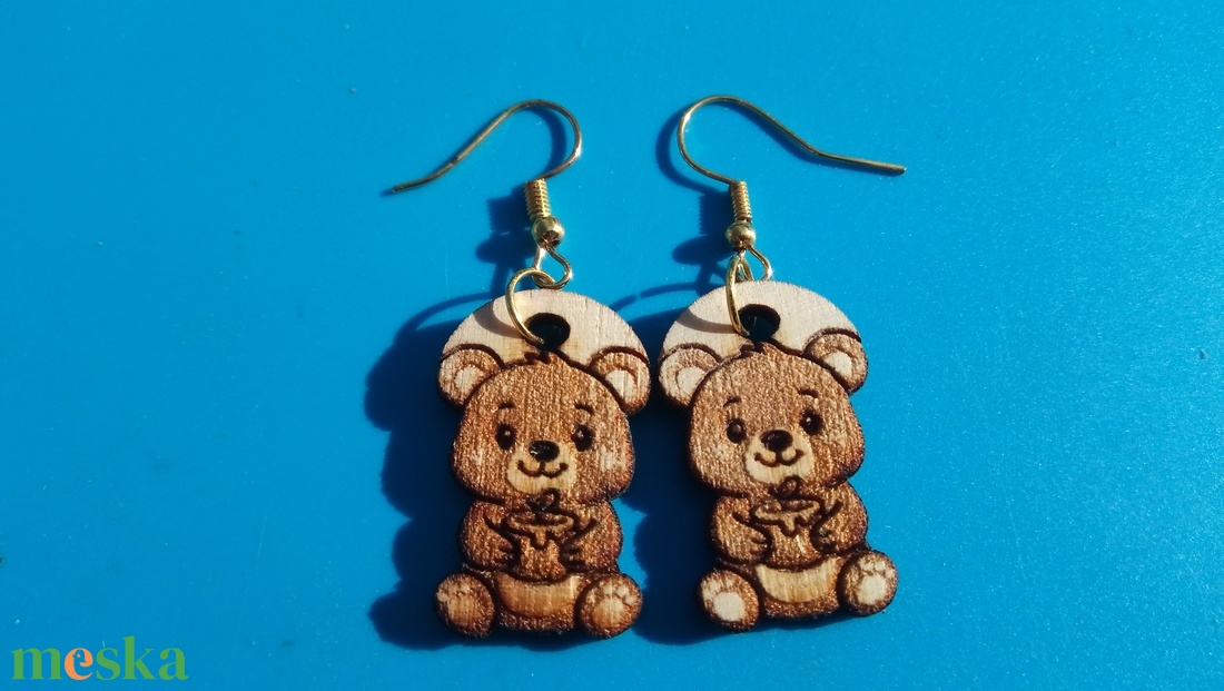 Gravírozott, kivágott macis ( medvés ) fülbevaló. Maci, medve mintával készült füldísz. - esküvő - ékszer - fülbevaló - Meska.hu