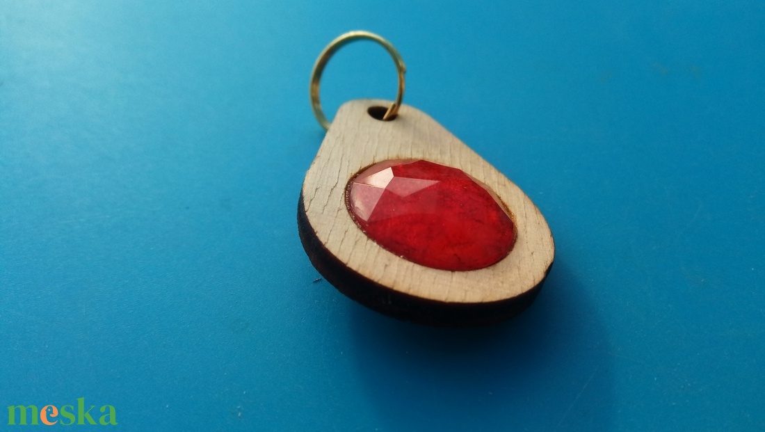 Rubin köves kulcstartó. Nem igazi rubint! Hamis rubinnal készült, hamis rubinos kulcsdísz. - táska & tok - kulcstartó & táskadísz - kulcstartó - Meska.hu