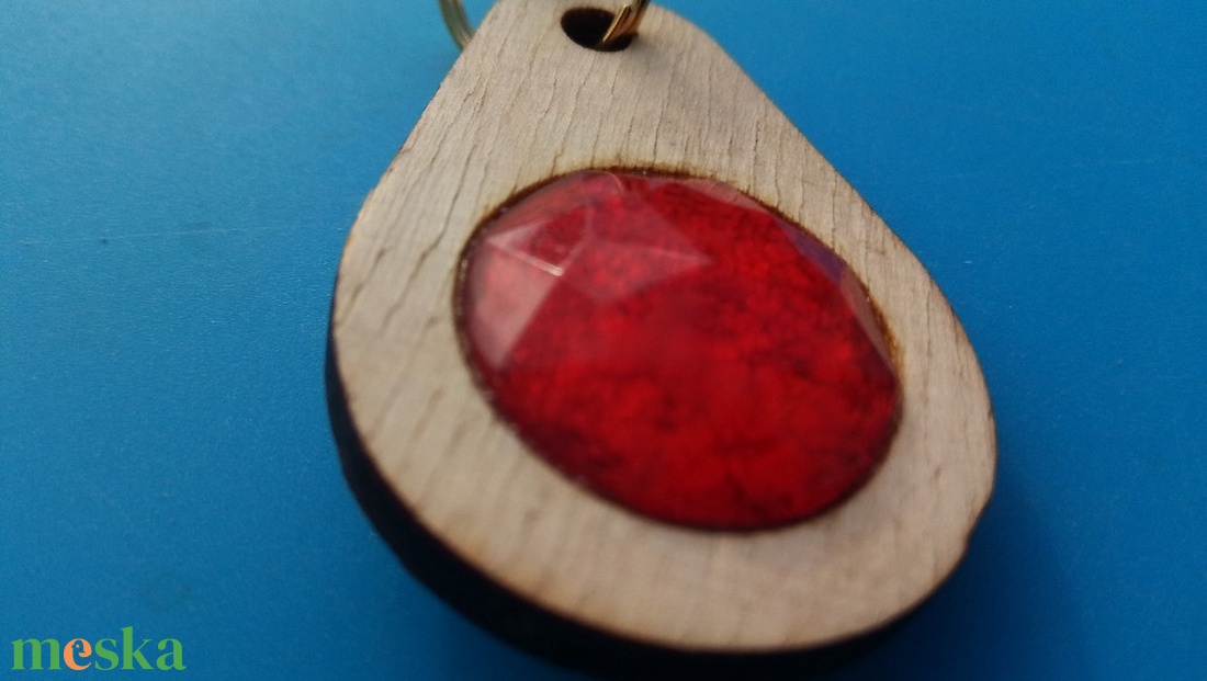 Rubin köves kulcstartó. Nem igazi rubint! Hamis rubinnal készült, hamis rubinos kulcsdísz. - táska & tok - kulcstartó & táskadísz - kulcstartó - Meska.hu